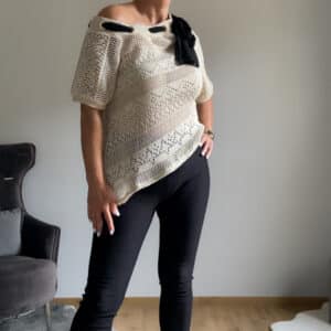 Häkelpullover mit goldenen Details