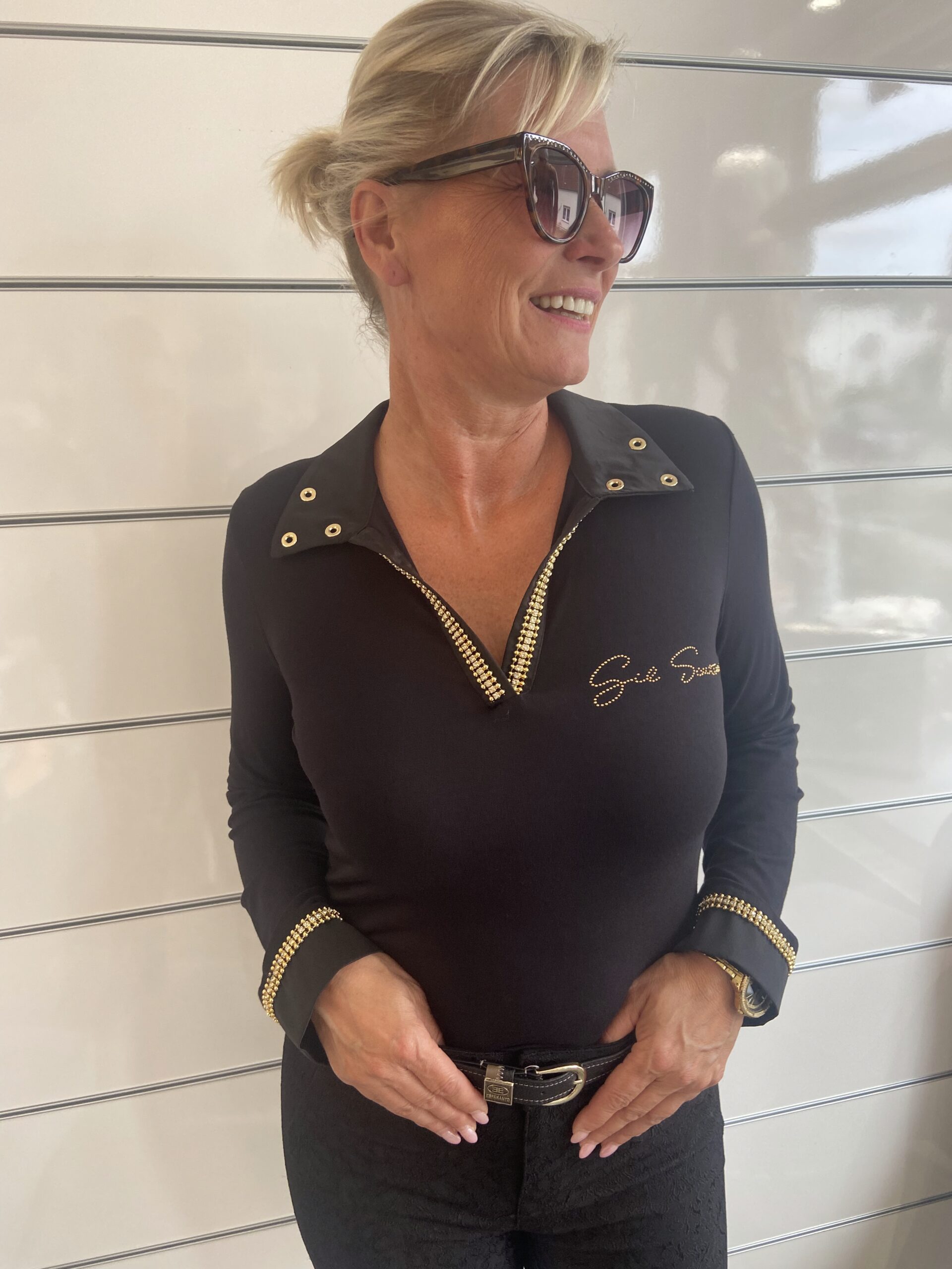 Schwarzes Shirt von Gil Santucci