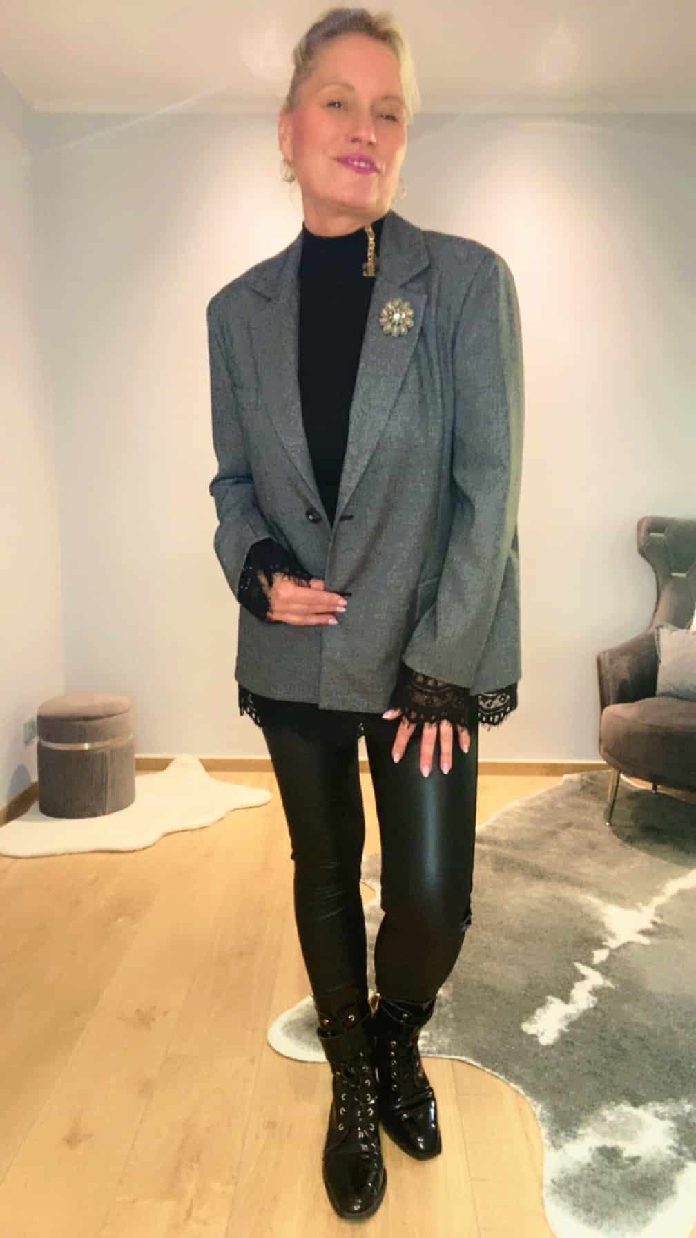 Blazer mit Spitzendetails