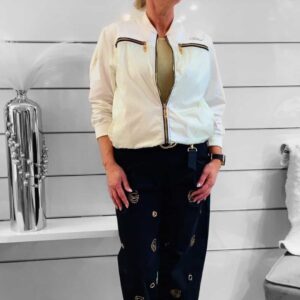 Leichte Jacke mit goldenen Details